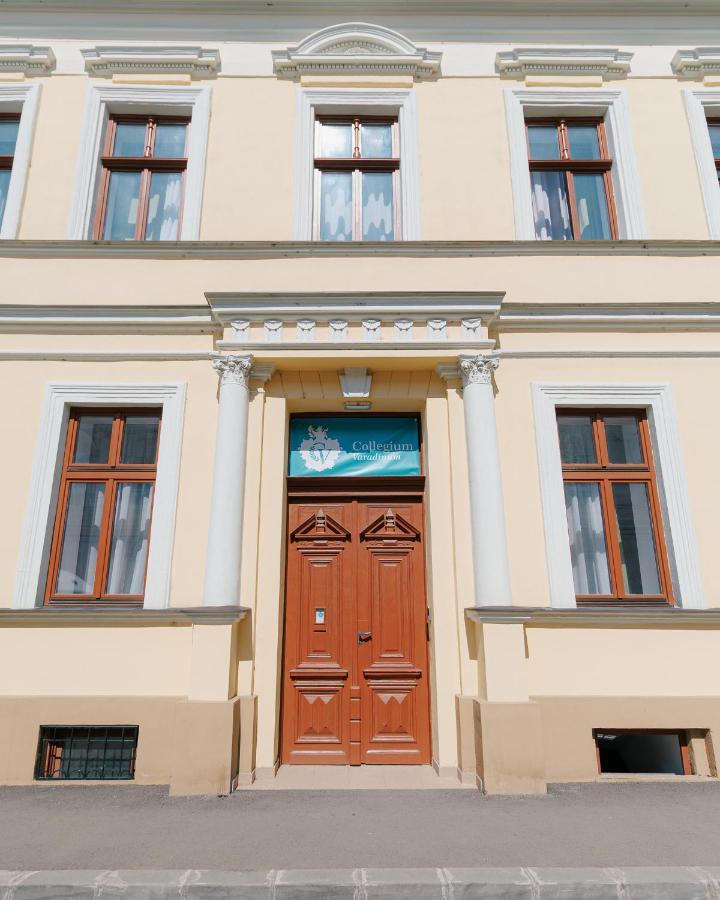 Collegium Varadinum Oradea Exterior foto